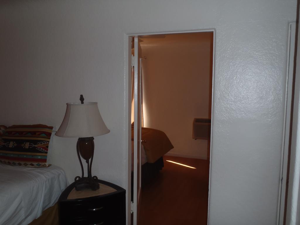 Grand Motel Williams Room photo