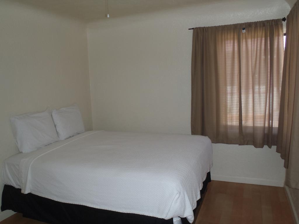 Grand Motel Williams Room photo